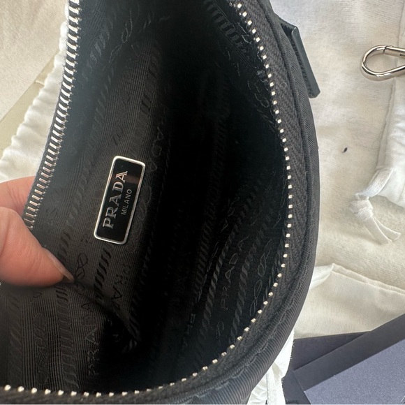 Prada Nylon Re-Edition 2025 Shoulder Bag Black - Like New! - Picture 6 of 12